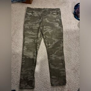 Levi’s jeggin style pants. Size 16.